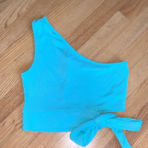 One-Shoulder Waist-Wrapped Crop Top - Picture 3 of 7